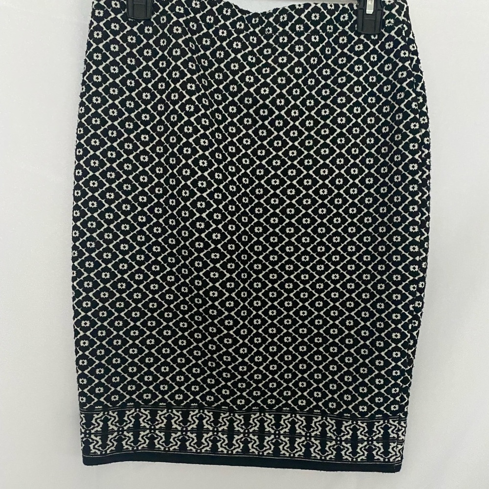 Black & white Max Studio skirt size S